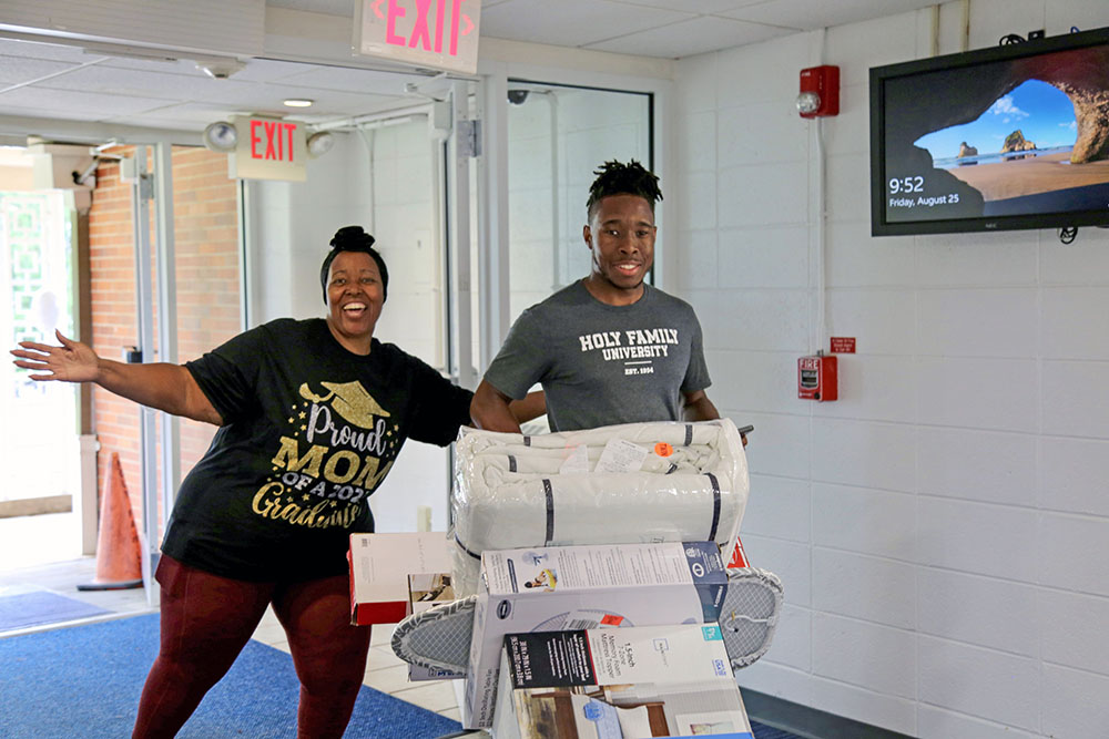 Students During Move-In Weekend