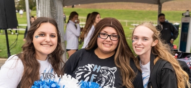 Cheerleaders at homecoming