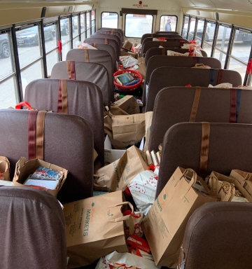 5,000 Books on a Bus