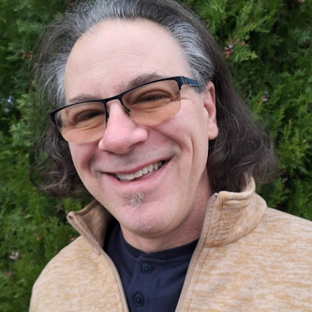 Headshot of professor Robert Ficociello